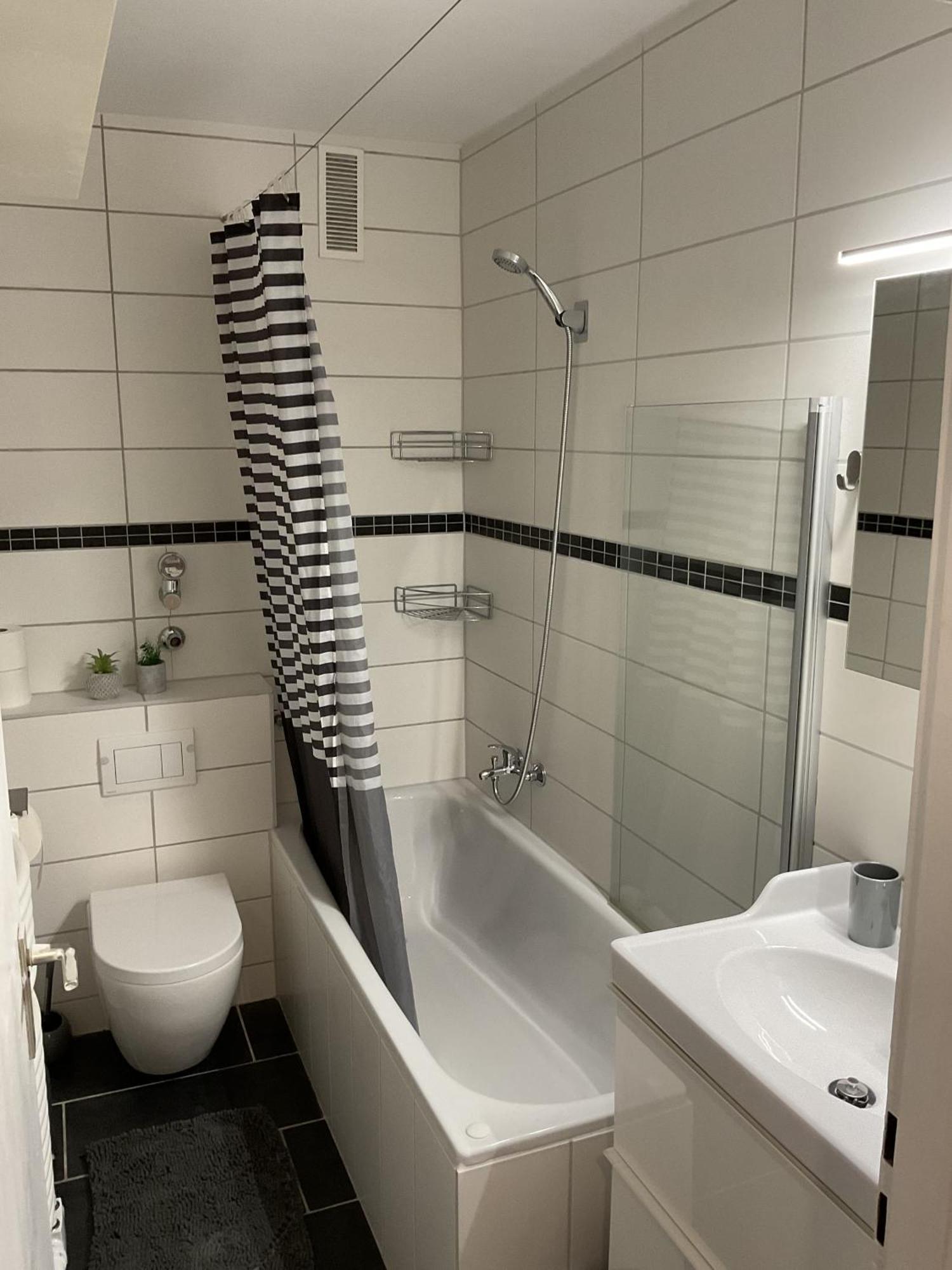 Privat Apartment - Top-Ausstattung, Aircon - Eilensteg 33 Celle Exterior foto